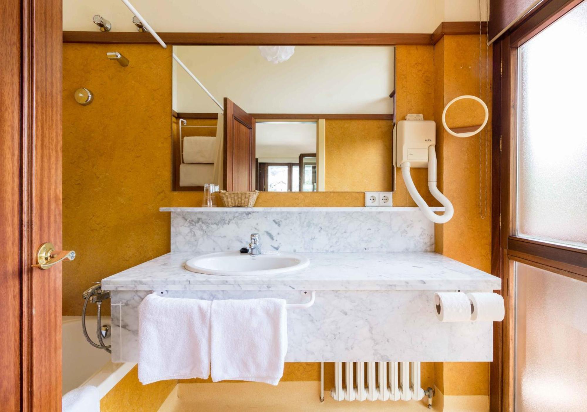 Snoe Hotel Candanchú Pokoj fotografie
